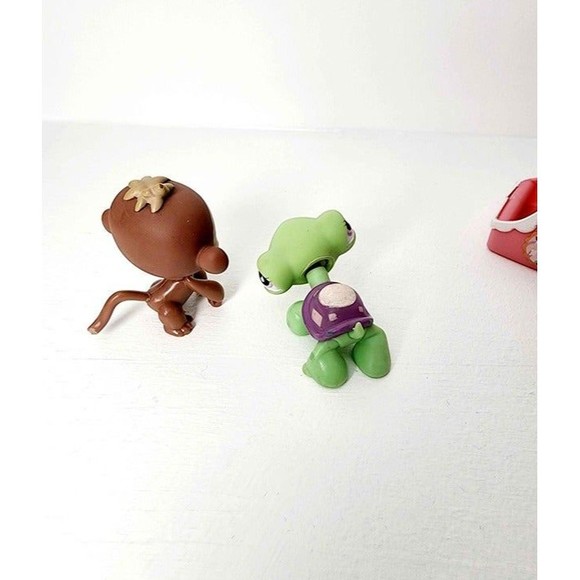 Littlest Pet Shop LPS Monkey Turtle Sweet Neat Carry Case Hasbro Playset Carrier - Picture 3 of 5